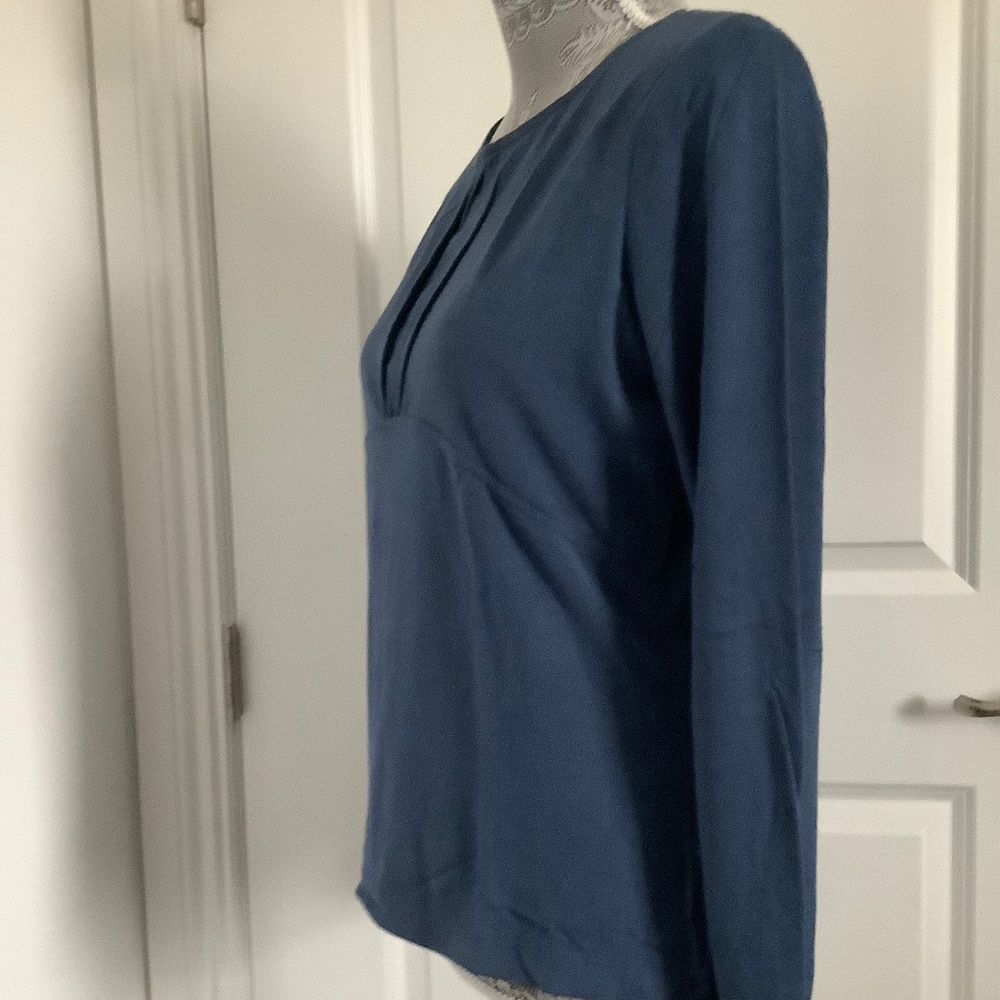 i.e. Women's Top, Size M - Picture 6 of 7